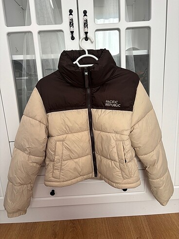 Pull and Bear Crop Mont