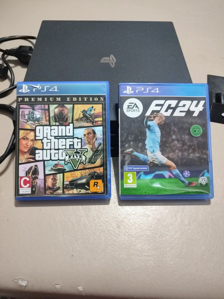 PS4 Konsol, pro 2 kol, 2 Oyun ve Stand - Görsel 4