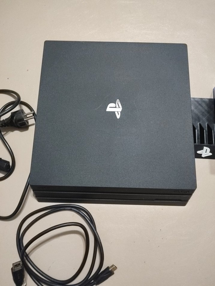 PS4 Konsol, pro 2 kol, 2 Oyun ve Stand - Görsel 5