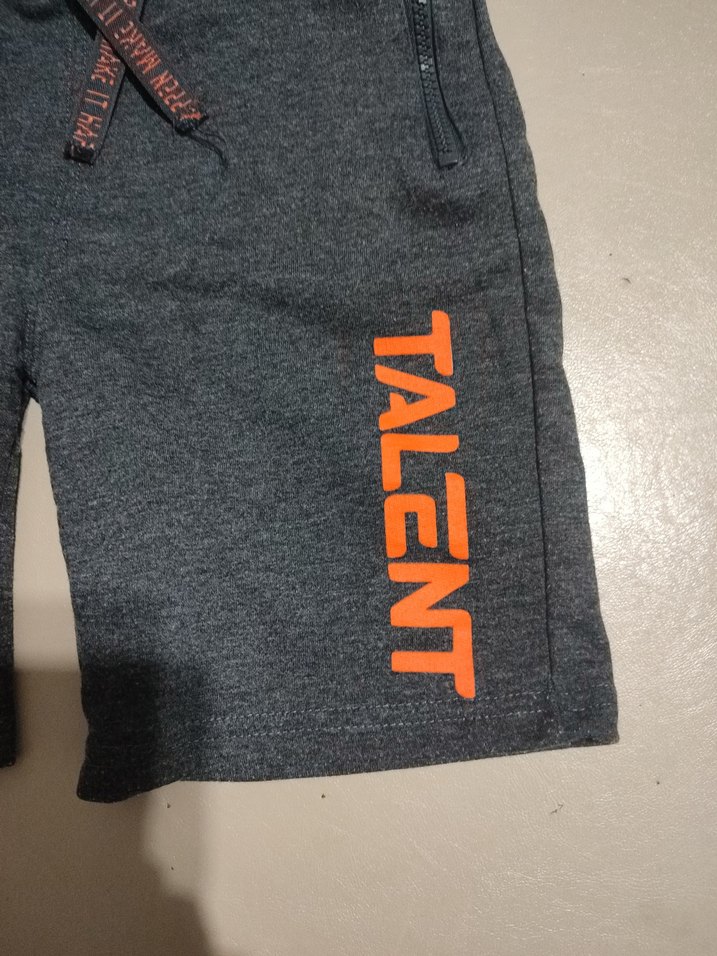 Gri Bel Bantlı Erkek Şort 7.8 yaş - Görsel 4