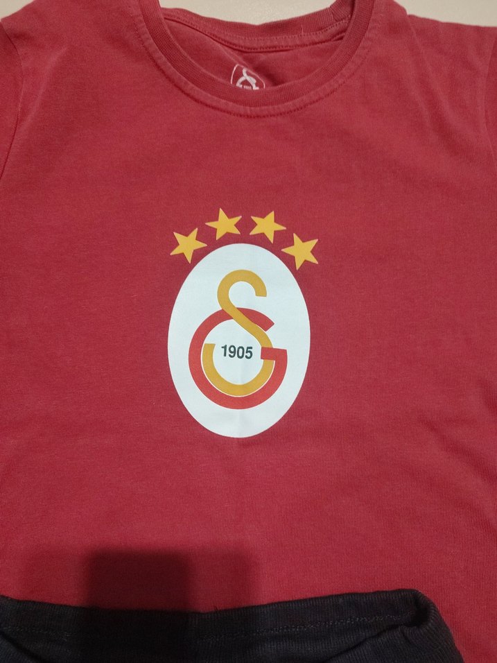 Erkek Çocuk Koyu Kırmızı Baskılı Sweatshirt ve Şort - Görsel 5