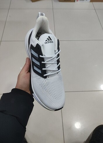 Adidas Erkek Spor ayakkabı ??
