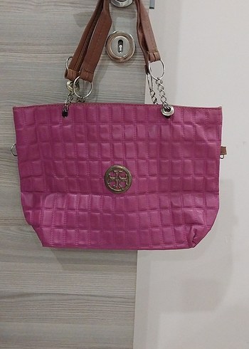 Pembe Kareli Tokalı Deri Kadın Çanta