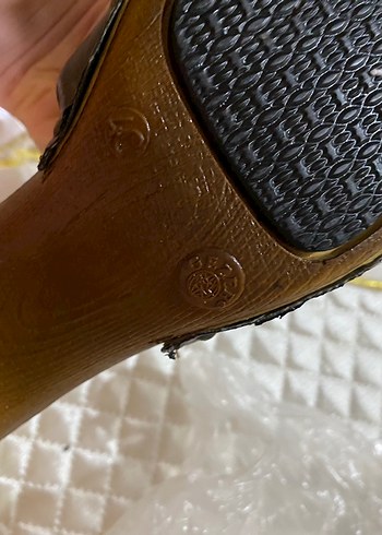 Kahverengi Deri Nakışlı Kadın Dolgu Topuk Terlik - Görsel 3