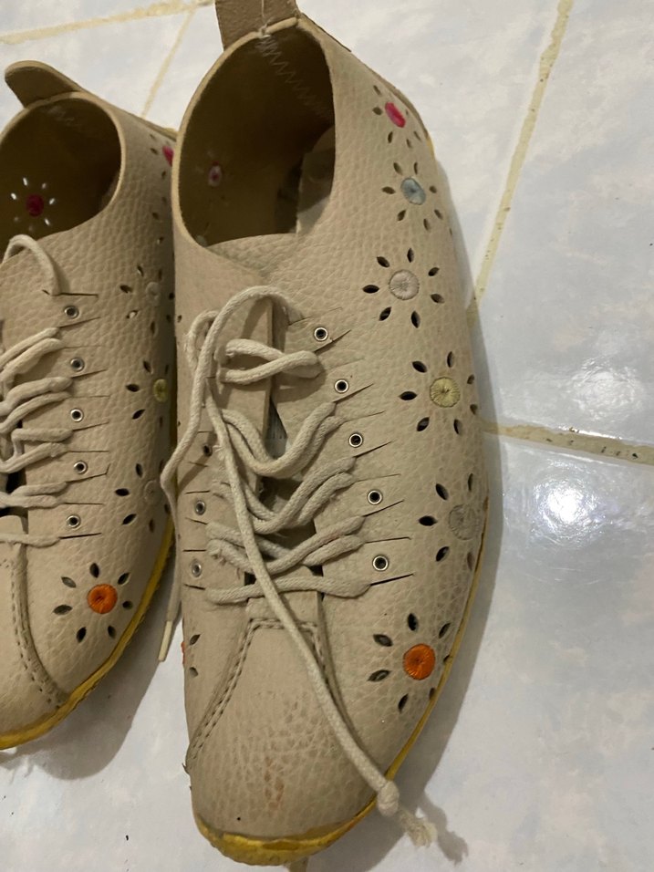 Bej Bağcıklı Minimalist Kadın Spor Ayakkabı - Görsel 2