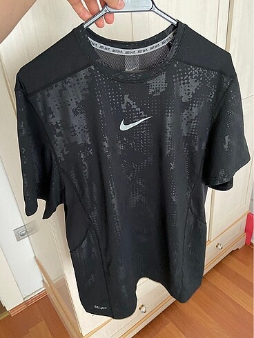 Nike dri fit tshirt