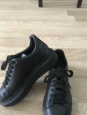 ALEXANDER MCQUEEN AYAKKABI .
