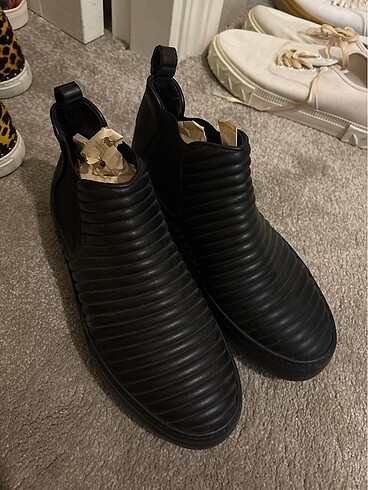 Emporio Armani bot