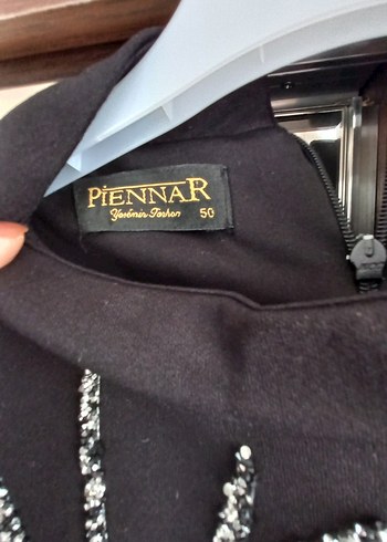 Nakış Detaylı Uzun Kollu Siyah Triko Elbise - Görsel 4