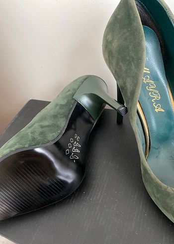 Klasik Yeşil Süet Stiletto Topuklu Ayakkabı - Görsel 3