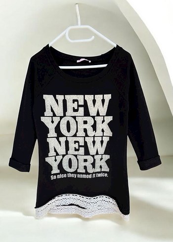 Siyah baskılı dantel detaylı sweatshirt