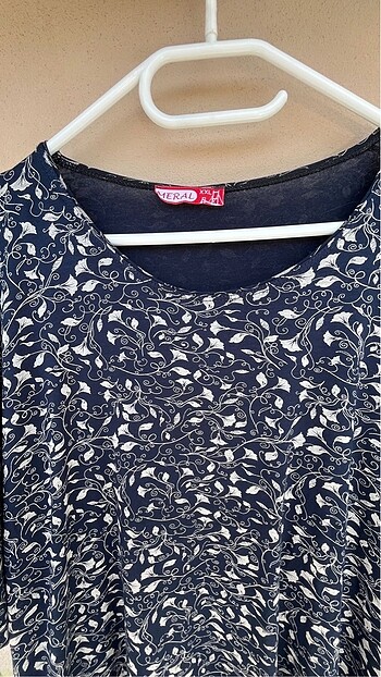 Koton Lacivert beyaz çiçekli oversize bluz