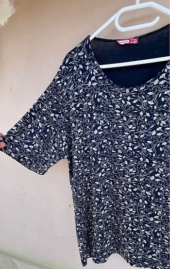 xl Beden lacivert Renk Lacivert beyaz çiçekli oversize bluz
