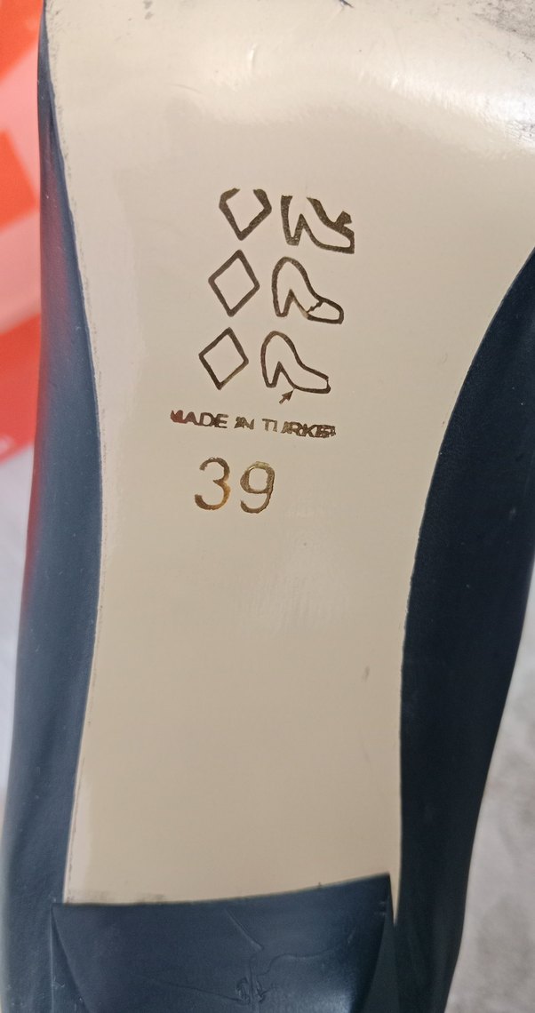 Siyah Parlak Tokalı Stiletto Topuklu Kadın Ayakkabı - Görsel 3