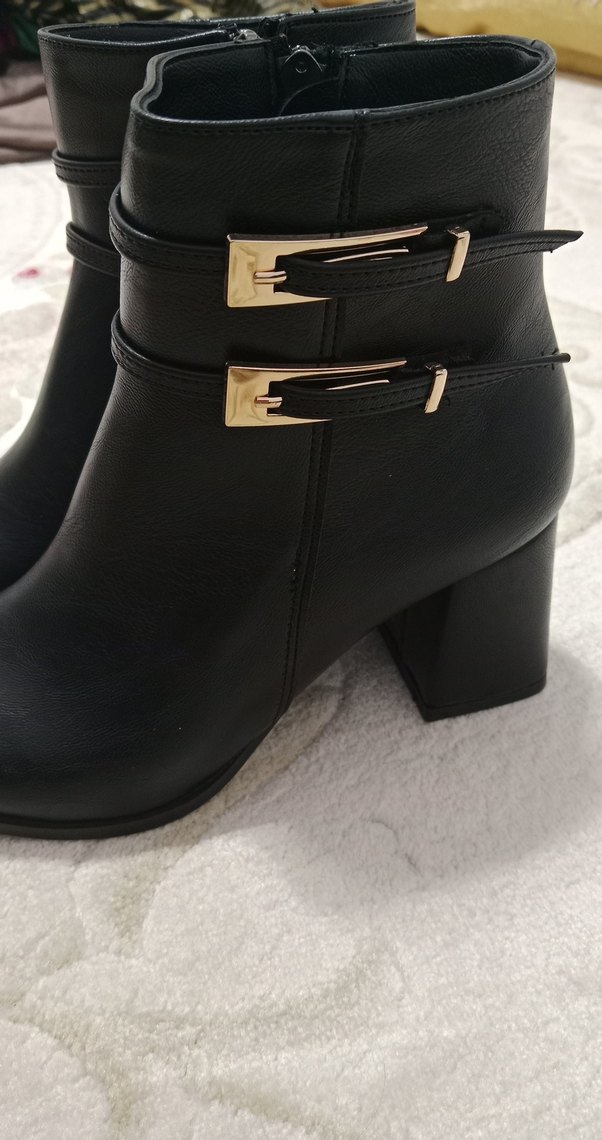 Siyah Deri Tokalı Kadın Topuklu Bot - Görsel 3