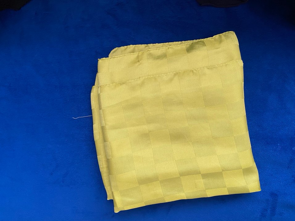 Sarı Parlak Pilili Kadın şal - Görsel 2