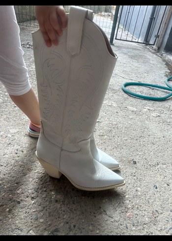 Beyaz Deri Stiletto Topuklu Diz Boyu Kadın Çizme