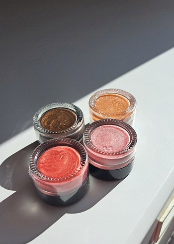 Golden Rose Göz alıcı allıklar ve makyaj süngeri seti
