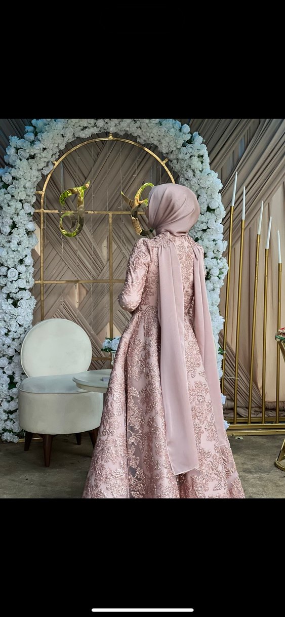 Dantel Detaylı Pembe Uzun Kollu Nişan Elbisesi - Görsel 2