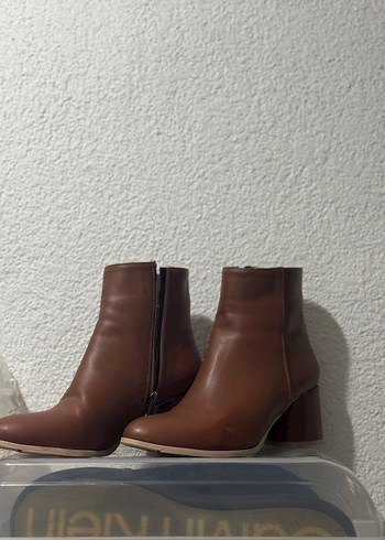 Kahverengi Deri Kadın Topuklu Bot - Görsel 2