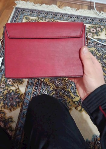 Bordo renk canta Gold yerinde soyulmalar vardır - Görsel 6