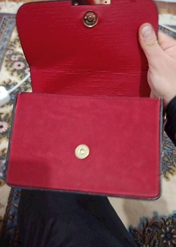 Bordo renk canta Gold yerinde soyulmalar vardır - Görsel 4