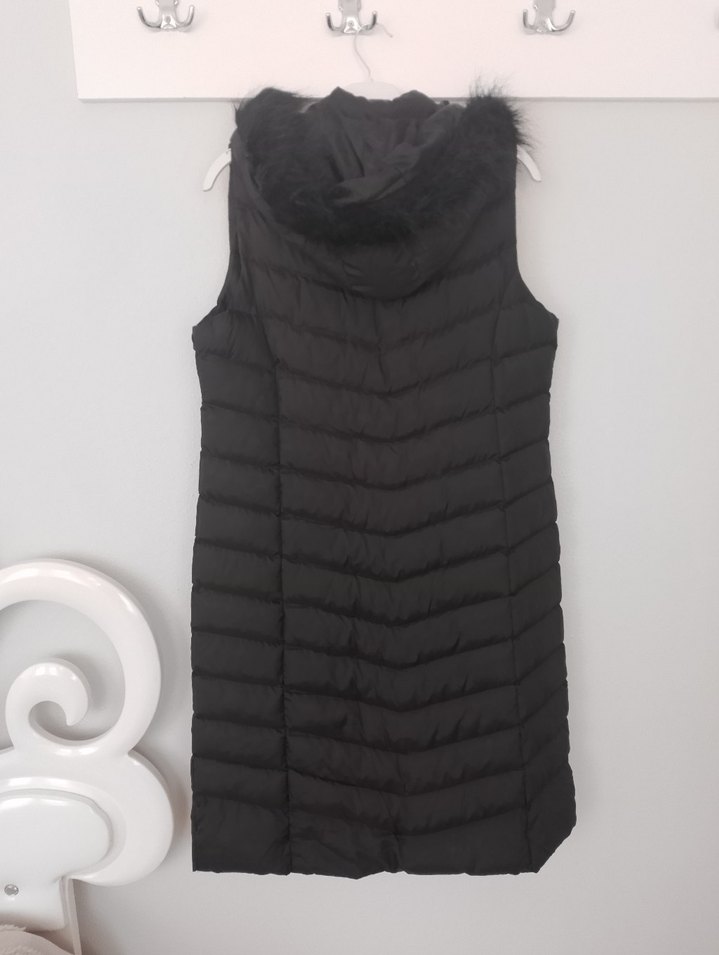 Siyah Kürklü Kapüşonlu Kadın Yelek - Görsel 2