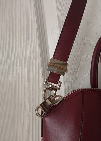 GIVENCHY Bordo çanta