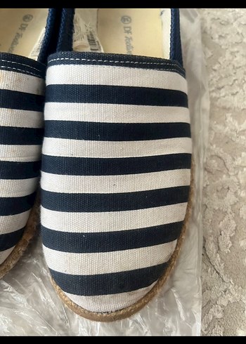 Mavi Beyaz Çizgili Kadın Ayakkabı - Görsel 2