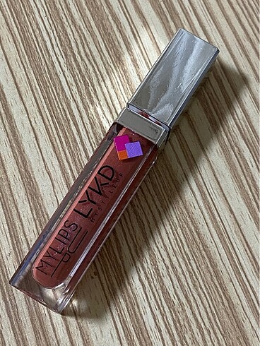 Diğer Lykd simli lip gloss/ 274 peach