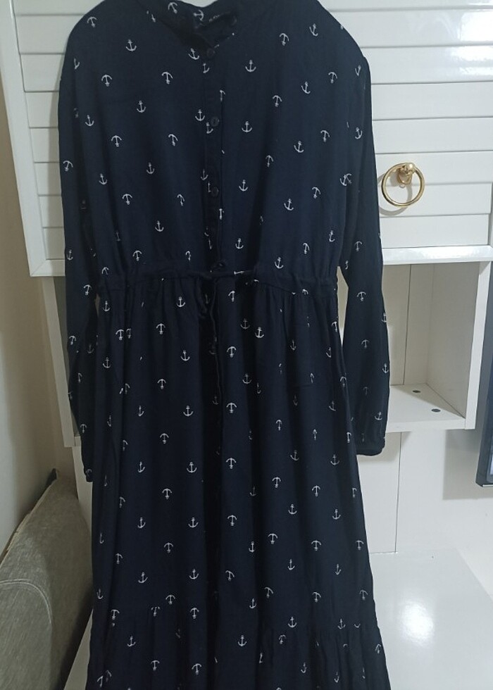 Önden düğmeli belden sıkmalı rahat elbise - Görsel 4