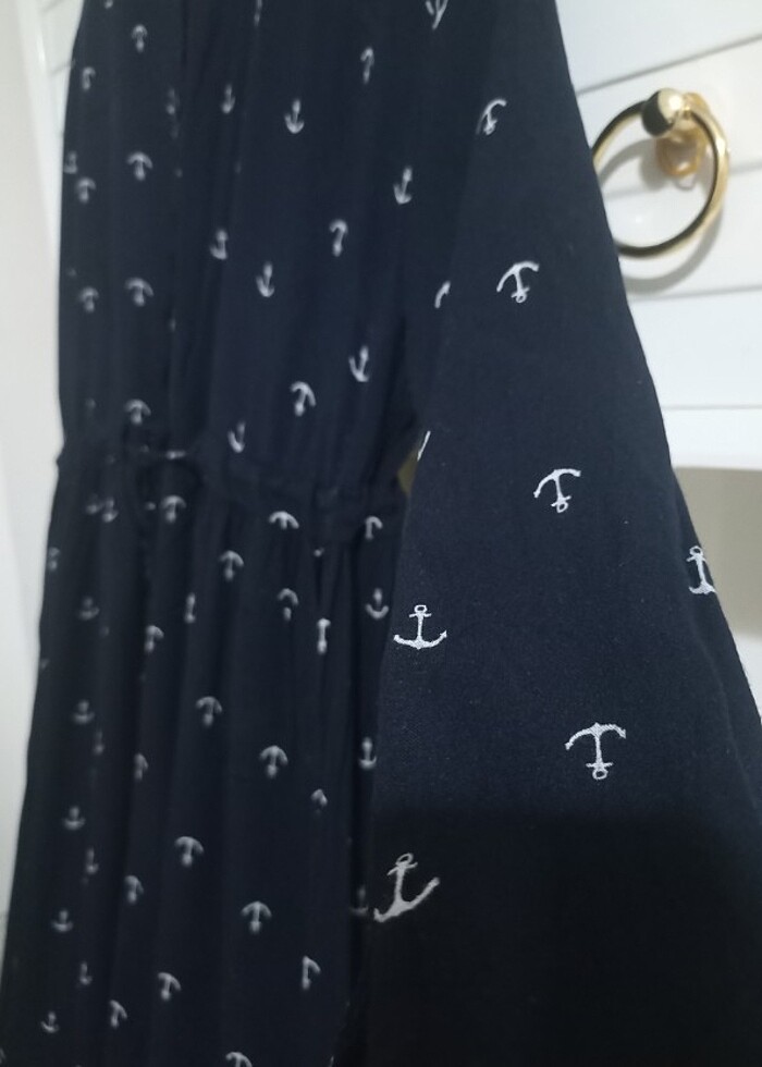 Önden düğmeli belden sıkmalı rahat elbise - Görsel 5