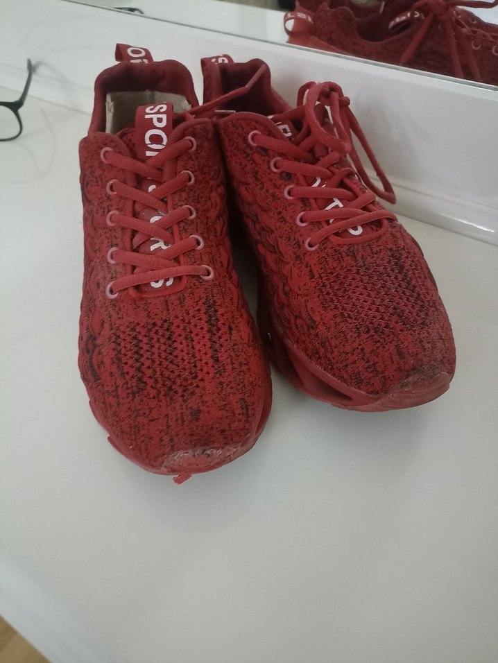 Kırmızı Yılan Desenli Bağcıklı Spor Ayakkabı - Görsel 4