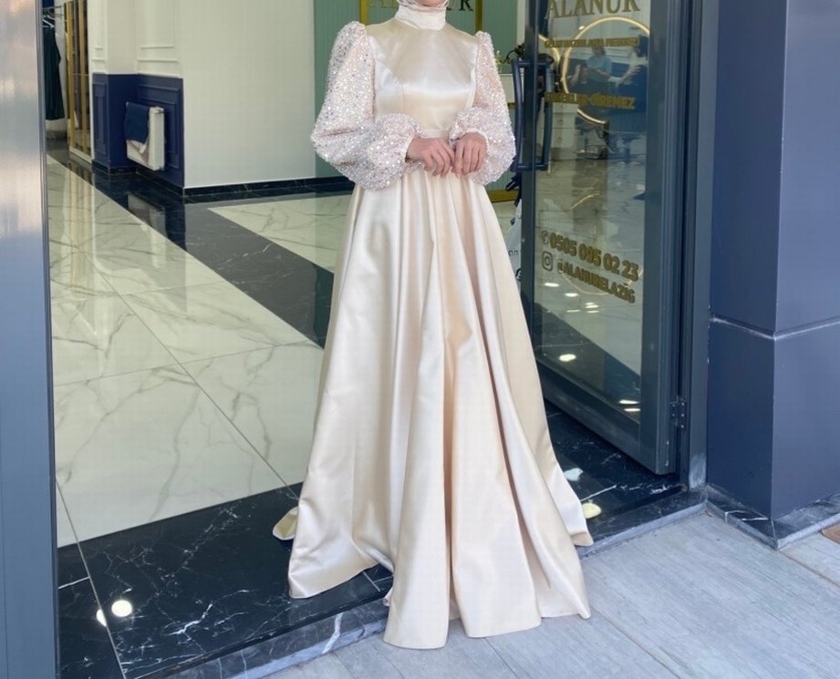 MELİHA TARHANACI  LAVİN VANİLYA- Söz, Nişan elbisesi - Görsel 3