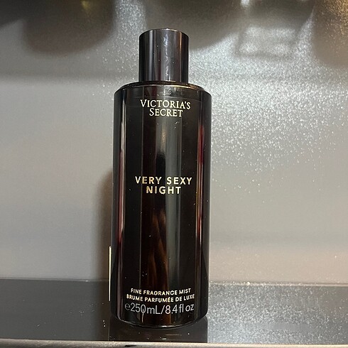 victoria?s secret very sexy night body mist