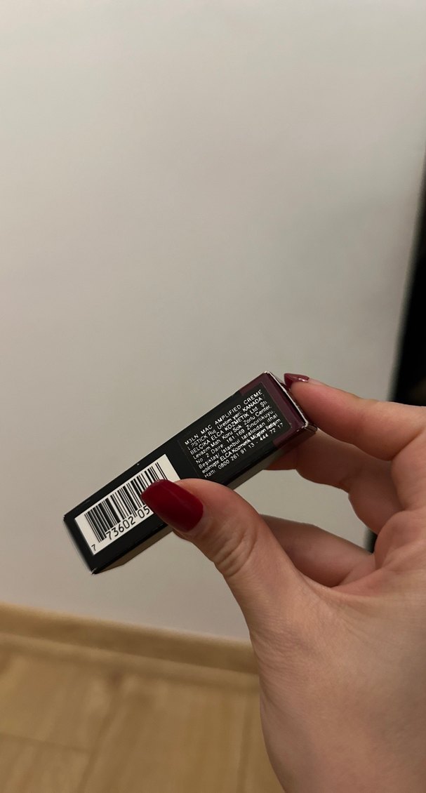 MAC Amplified Krem Ruj - Bordo - Görsel 3