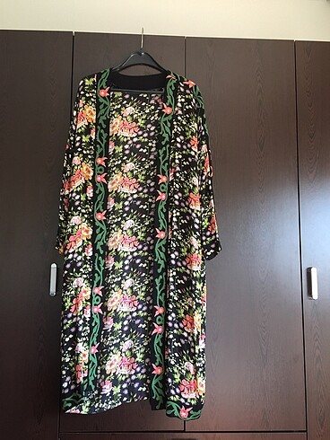 Zara woman