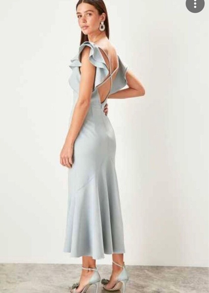 Sırt omuz detaylı elbise - Görsel 2