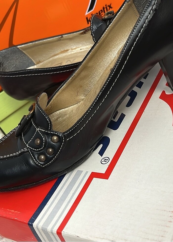 Kısa topuklu ayakkabı - Görsel 4