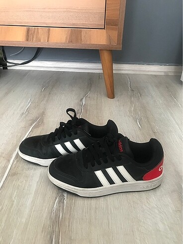 37,5 Beden Adidas Hoops 2.0 K Günlük Ayakkabı FY7015