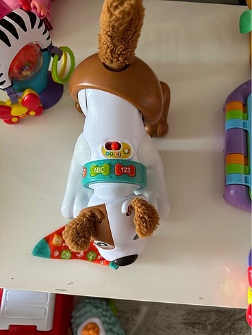 Fisher Price Fisher price emeklemeyi ve konuşmayı öğreten köpekçik