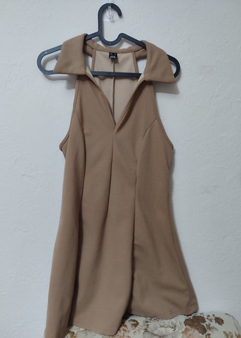 Sheinside Bej V Yaka Kolsuz Midi Elbise