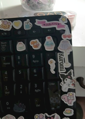 Pembe Stickerlı Karanlık Klavye - Görsel 6