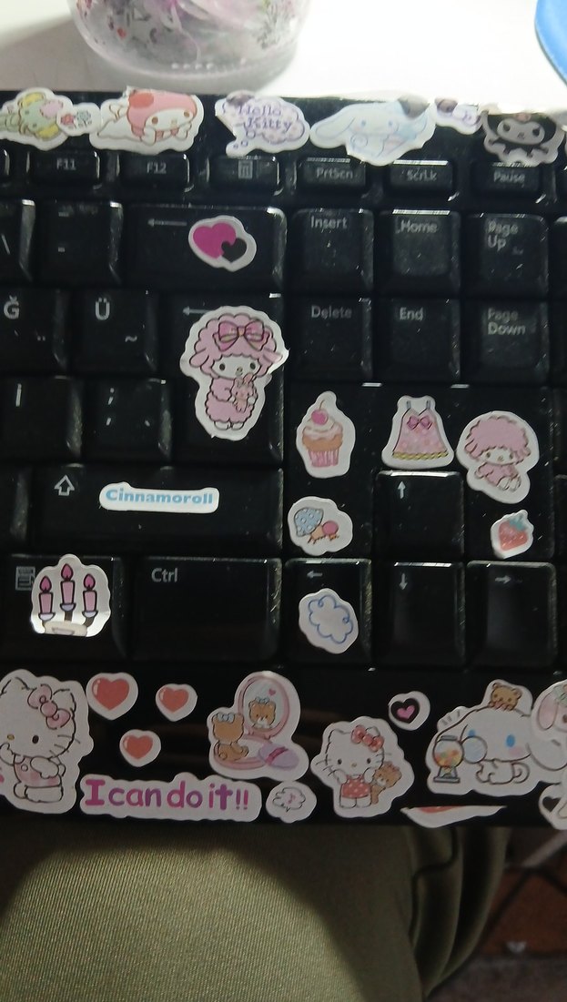 Pembe Stickerlı Karanlık Klavye - Görsel 3