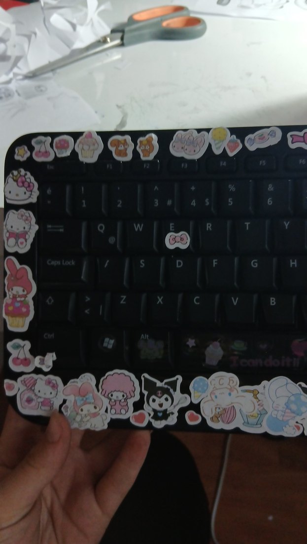 Pembe Stickerlı Karanlık Klavye - Görsel 4