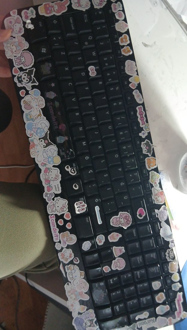 Pembe Stickerlı Karanlık Klavye - Görsel 5