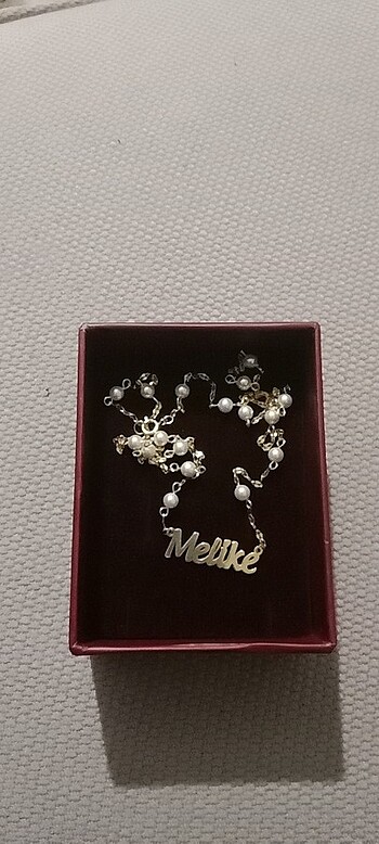 İncili Melike ismine özel kolye 