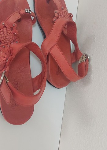 37 Beden Kırmızı Deri Dolgu Topuklu Kadın Sandalet