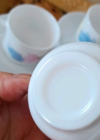 Pastel Desenli Beyaz Porselen Fincan Takımı - Görsel 4