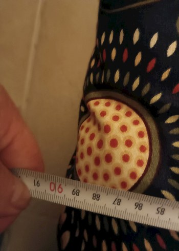 Koyu renkli çok desenli masa örtüsü - Görsel 3